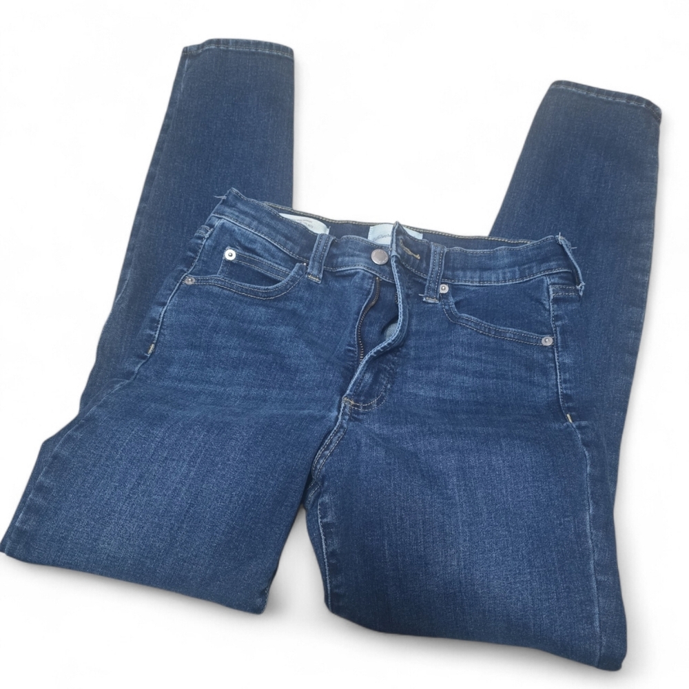 Universal Thread High Rise Skinny Jeans – Size 8R – Medium Wash Denim